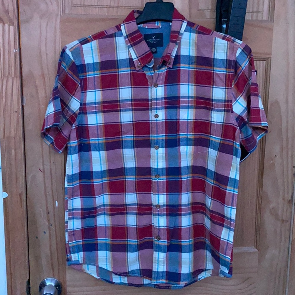 American Eagle men’s short sleeve shirt